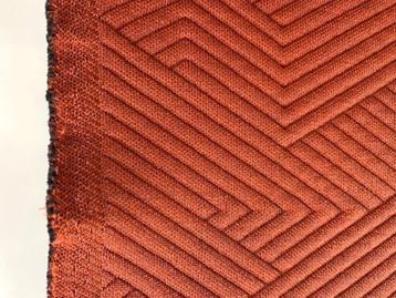 Kvadrat Febrik Mizmaze 562; burnt orange; 21 Mtr meubelstof beschikbaar voor biedingen