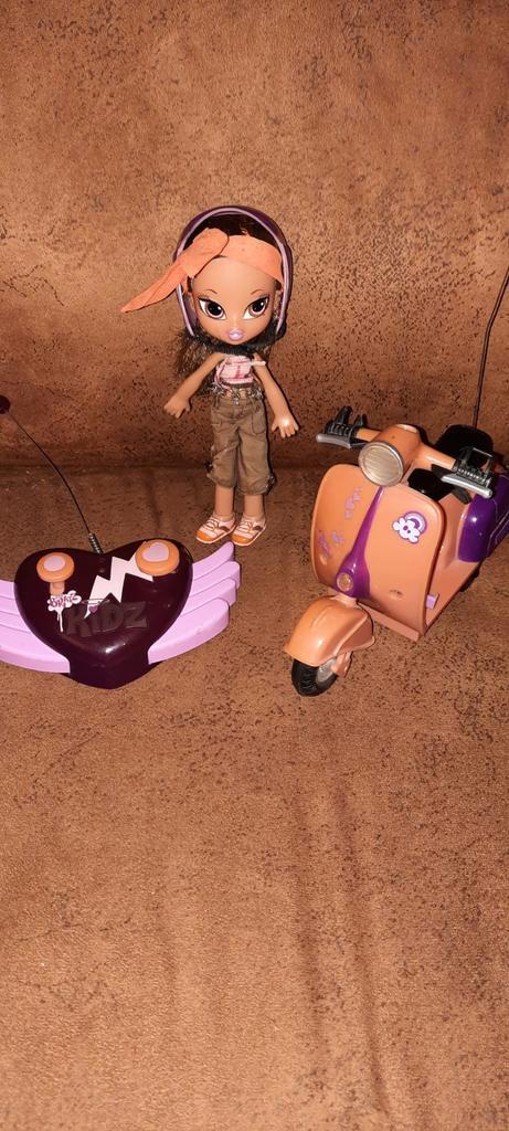 Bratz Pop met Scooter, Kinderen en Baby's, Speelgoed | Poppen, Gebruikt, Overige typen, Ophalen of Verzenden