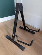 Twee gitaarstandaarden - K&M en Innox, Ophalen, Zo goed als nieuw