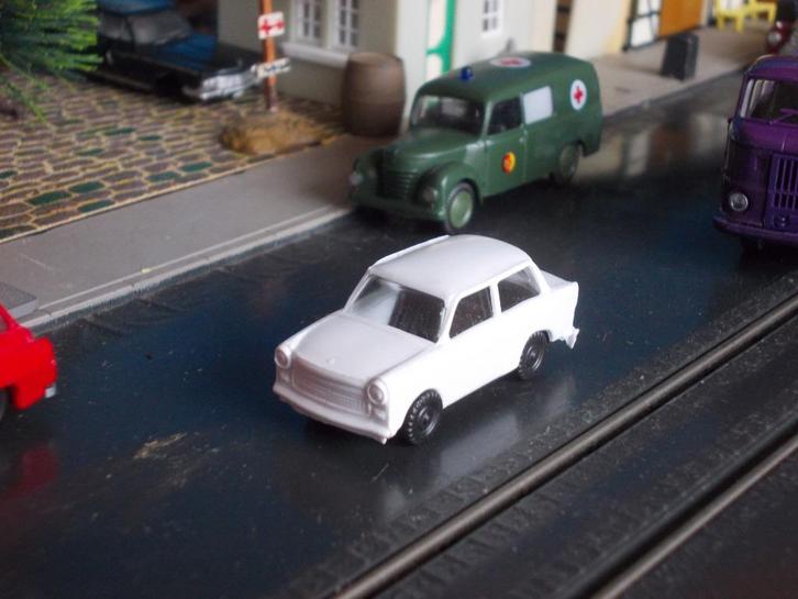 Trabant 601 - SES wit DDR, Hobby en Vrije tijd, Modelauto's | 1:87, Zo goed als nieuw, Ophalen of Verzenden