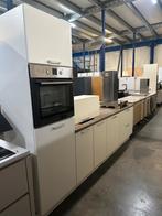 Complete showroom keuken met apparatuur – Keuken Roos, Wit, Nieuw, Enkelwandige keuken, Ophalen of Verzenden
