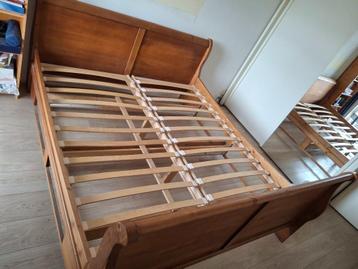 2 persoons bed beschikbaar voor biedingen