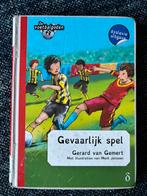 De voetbalgoden deel 2 gevaarlijk spel dyslexie uitgave, Boeken, Kinderboeken | Jeugd | onder 10 jaar, Ophalen of Verzenden, Zo goed als nieuw