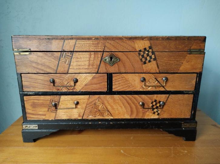 Oud Japans sieraden kistje, Sieraden, Tassen en Uiterlijk, Overige Accessoires, Ophalen of Verzenden