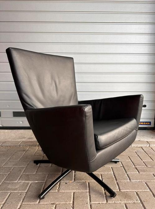 Label Gerard Van Den Berg Bossa fauteuil, Huis en Inrichting, Fauteuils, Zo goed als nieuw, Leer, 75 tot 100 cm, Ophalen