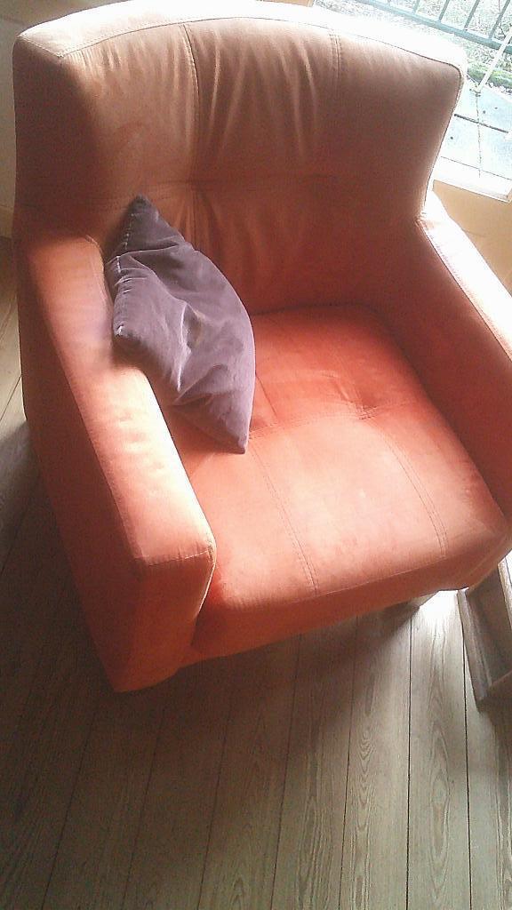 Beige suede lederen Fauteuil, Huis en Inrichting, Fauteuils, Gebruikt, Stof, 75 tot 100 cm, 75 tot 100 cm, Ophalen