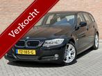 BMW 3-serie Touring 318I LCI Facelift - Airco - Cruise - Com, Auto's, BMW, Euro 5, Zwart, Zwart, Handgeschakeld