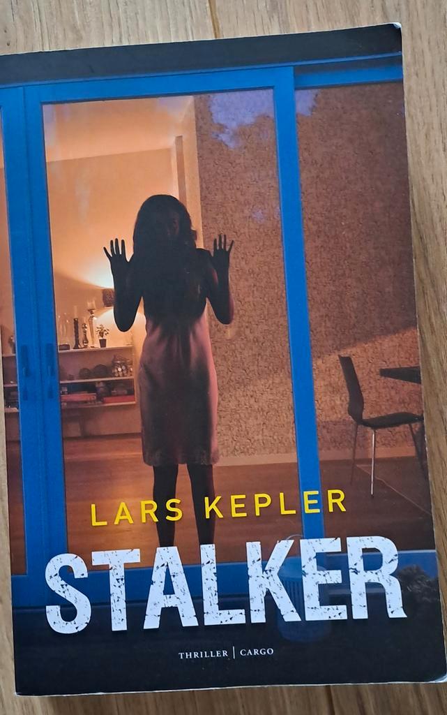 Stalker - Lars Kepler, Boeken, Thrillers, Gelezen, Nederland, Ophalen of Verzenden