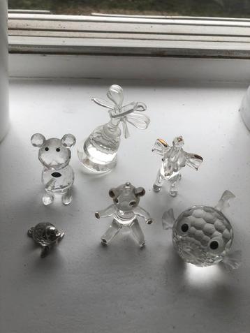 Verschillende beeldjes swarovski beschikbaar voor biedingen