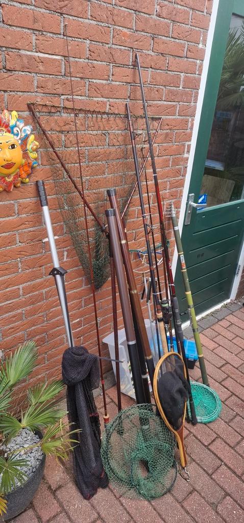 Veel visspullen, karper hengels, molentje, netten etc.., Watersport en Boten, Hengelsport | Karpervissen, Zo goed als nieuw, Werphengel