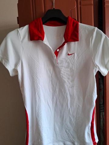 Mooi Nike shirt Small  beschikbaar voor biedingen