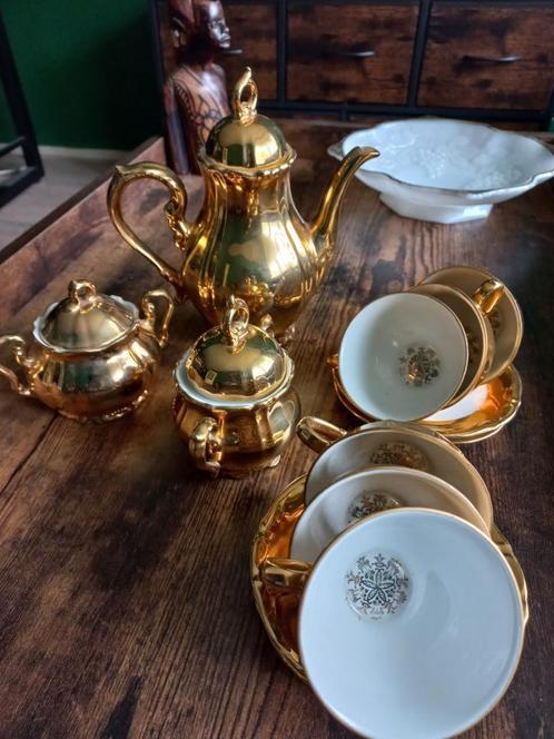 15 delig servies gouden mokka servies van tirschenreuth, Antiek en Kunst, Antiek | Servies compleet, Verzenden