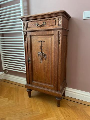 Vintage Houten Kastje voor hal of Slaap- of Badkamer beschikbaar voor biedingen