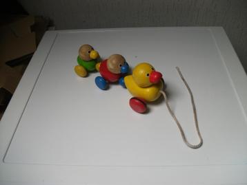 Trek eendjes aan elkaar beschikbaar voor biedingen