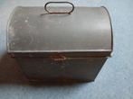 Antiek metalen kistje, Antiek en Kunst, Curiosa en Brocante, Ophalen of Verzenden