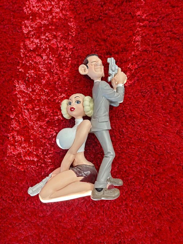 Agent 327 & Olga - Verzamelobject, Antiek en Kunst, Kunst | Beelden en Houtsnijwerken, Ophalen of Verzenden