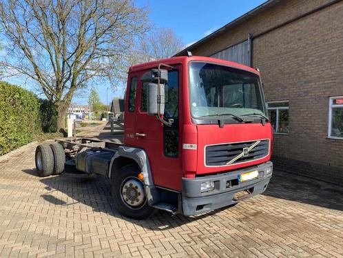 Volvo FL180 (4x2 chassis-cabine), Auto's, Vrachtwagens, Bedrijf, Cruise Control, Radio, Verwarmde buitenspiegels, Volvo, Diesel