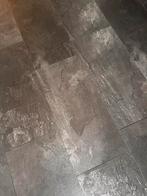 Laminaat tegelvloer zwart/grijs GRATIS, Ophalen of Verzenden, Zo goed als nieuw, 25 tot 50 m², Grijs