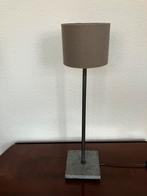 Aura Peeperkorn tafellamp H 48 Old Grey +AP kapje ( Herfst), Huis en Inrichting, Lampen | Vloerlampen, Metaal, Aura Peeperkorn , landelijk , sober.