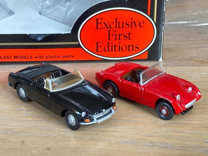 EFE  MGB Roadster zwart & Austin Healey Sprite rood 1:76 MIB, Hobby en Vrije tijd, Modelauto's | Overige schalen, Zo goed als nieuw