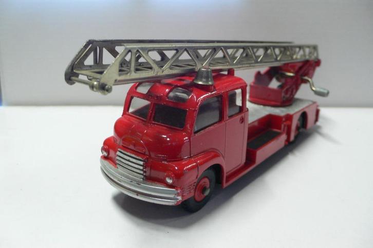 big bedford turnable fire escape -dinky supertoys #956-!!!!!, Hobby en Vrije tijd, Modelauto's | 1:43, Zo goed als nieuw, Bus of Vrachtwagen