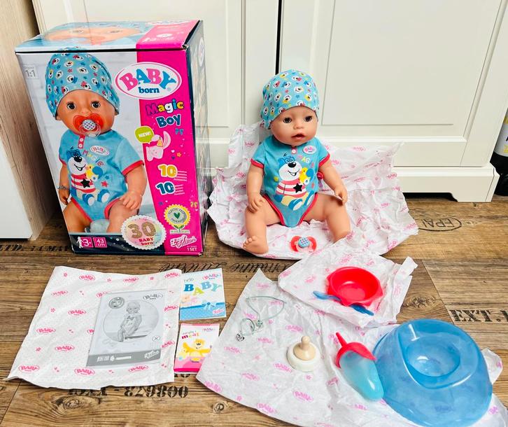 NW Baby Born Magic Boy 43 cm Pop Soft Touch babypop jongen, Kinderen en Baby's, Speelgoed | Poppen, Zo goed als nieuw, Babypop