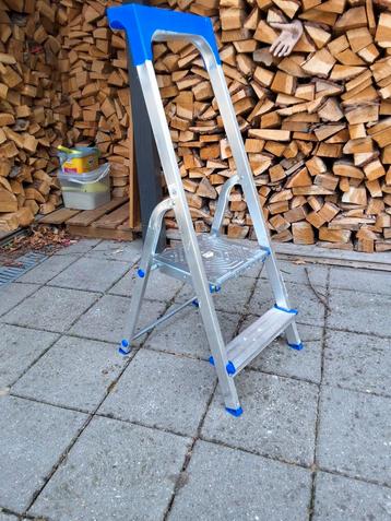 Kleine Trap - Zo Goed Als Nieuw beschikbaar voor biedingen