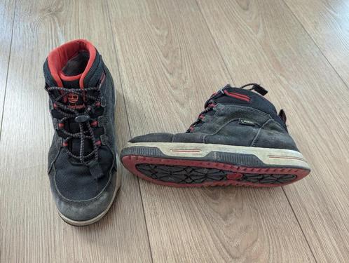 Zwart/rode Timberland wandelschoenen, maat 34, Kinderen en Baby's, Kinderkleding | Schoenen en Sokken, Gebruikt, Schoenen, Jongen of Meisje