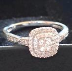 Witgouden ring 9 k. met veel diamantjes, Ophalen of Verzenden
