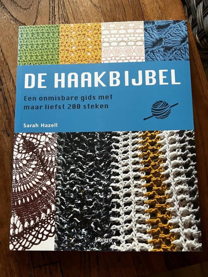 De Haakbijbel - Sarah Hazell, Boeken, Hobby en Vrije tijd, Nieuw, Breien en Haken, Ophalen of Verzenden