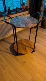 Bijzettafel Mangohout op wieltjes, Huis en Inrichting, Minder dan 55 cm, Rond, Zo goed als nieuw, Ophalen