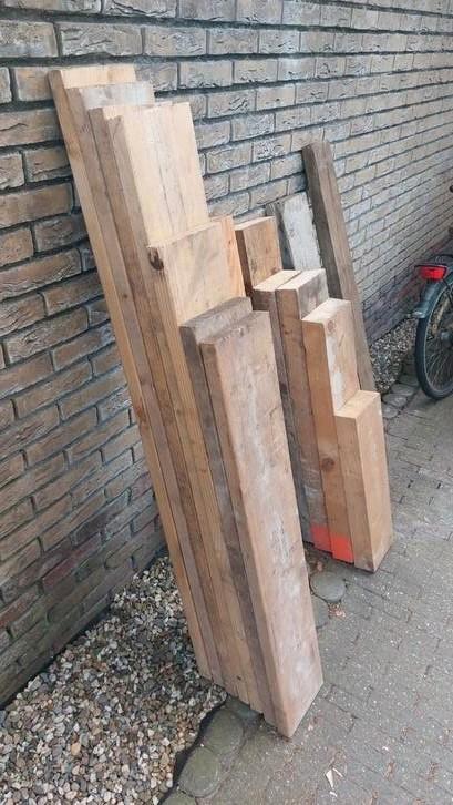 In totaal zo'n 20m dikke balken te koop tot ca. 1m40 lang, Doe-het-zelf en Verbouw, Hout en Planken, Zo goed als nieuw, Plank