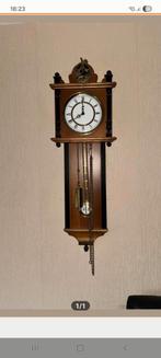Antieke Wandklok met Slinger, Ophalen