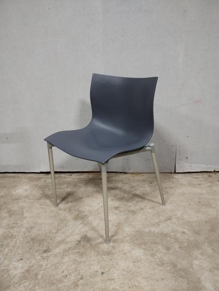 Design stoel Philip Starck Cam el eon (Driade) eetkamerstoel, Huis en Inrichting, Stoelen, Gebruikt, Eén, Grijs, Ophalen of Verzenden