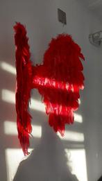 Rode veren vleugels - Kostuum Accessoire, Kleding | Dames, Carnavalskleding en Feestkleding, Ophalen of Verzenden, Zo goed als nieuw