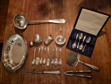 Prachtig lot zilver soeplepel schaal theezeef theelepel etc beschikbaar voor biedingen