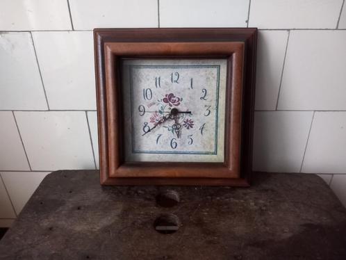 vintage wandklok, oude klok, brocante, Erref, made in France, Antiek en Kunst, Curiosa en Brocante, Verzenden