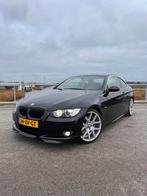 BMW 325i E92 2007 | KEYLESS ENTRY | SPORTSTOELEN | NL & NAP, Auto's, Automaat, Achterwielaandrijving, Zwart, 4 stoelen