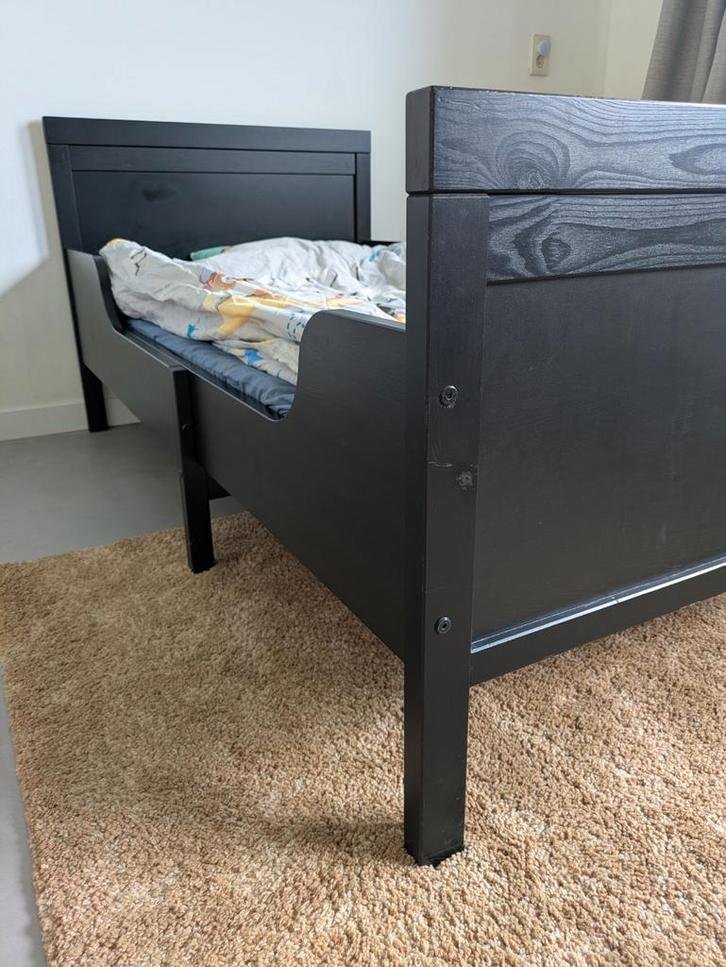 IKEA SUNDVIK meegroeibed zwart, Kinderen en Baby's, Kinderkamer | Bedden, Gebruikt, 180 cm of meer, 70 tot 85 cm, Lattenbodem