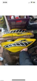 Gele aerox kappen (zeldzaam), Ophalen of Verzenden, Gebruikt