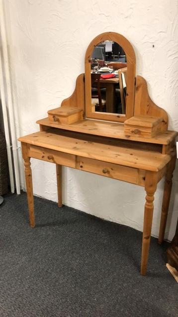 Grenen kaptafel beschikbaar voor biedingen