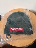 Supreme New Era Box Logo Beanie Dark Pine FW22, Kleding | Heren, Hoeden en Petten, Ophalen, Nieuw, One size fits all, Hoed