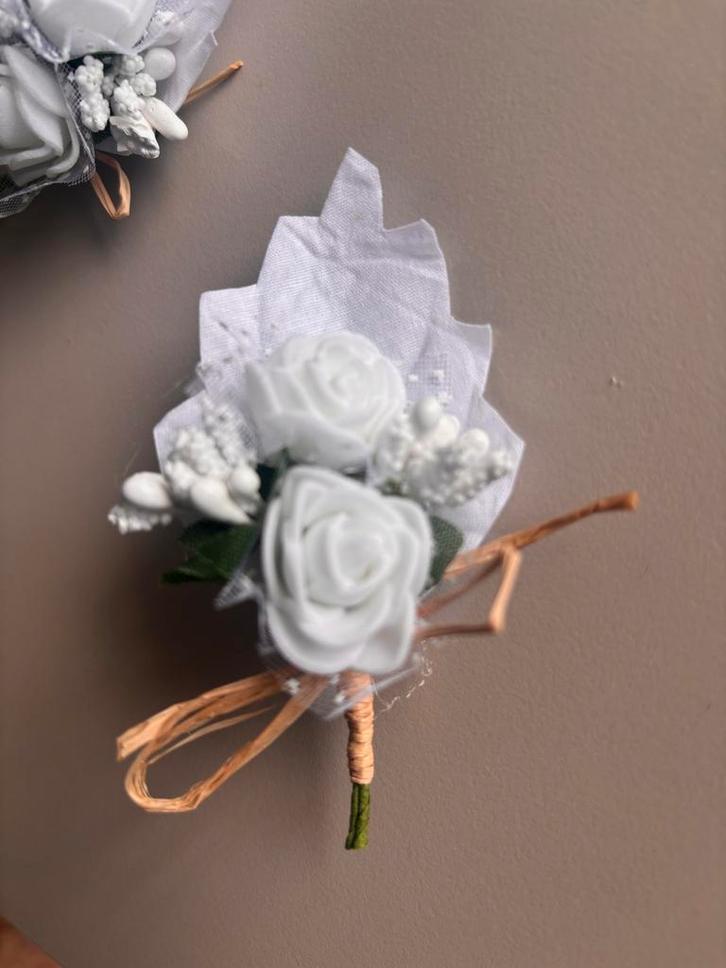 Witte Corsages - Bruiloft, Communie, Feest - 30 Stuks, Kleding | Dames, Trouwkleding en Trouwaccessoires, Nieuw, Accessoires, Wit