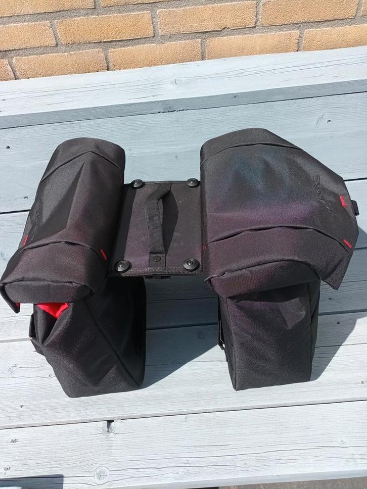 Te koop dubbele fietstassen, New Looxs, MIK systeem, Fietsen en Brommers, Fietsaccessoires | Fietstassen, Zo goed als nieuw, Ophalen