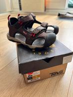 Mooie teva slippers mt 28 met neus voor teen bescherming, Kinderen en Baby's, Ophalen of Verzenden, Zo goed als nieuw, Overige typen