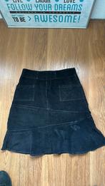 Zwart ribstof rokje maat 38/40, Kleding | Dames, Rokken, Maat 38/40 (M), Zwart, Ophalen of Verzenden, Gedragen