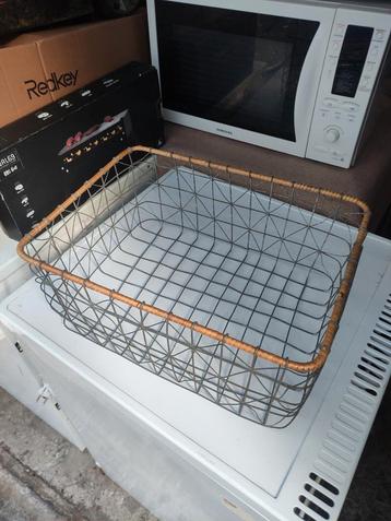 Metalen Mandje - Prima Staat beschikbaar voor biedingen