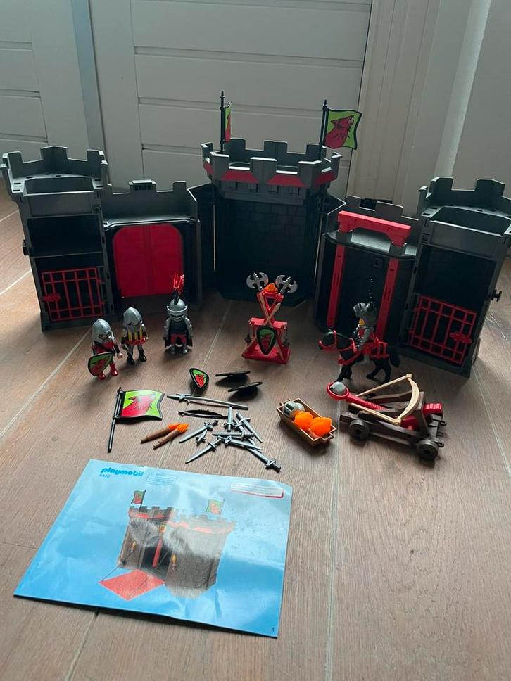 Playmobil kasteel met ridders in koffer, Kinderen en Baby's, Speelgoed | Playmobil, Gebruikt, Complete set, Ophalen of Verzenden
