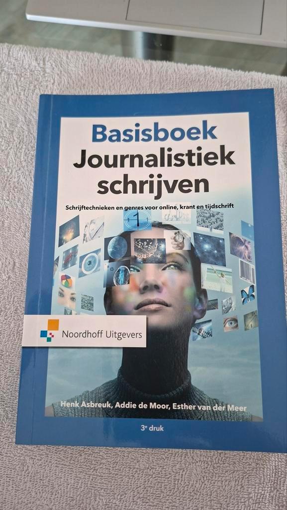 Addie de Moor - Basisboek journalistiek schrijven 3e druk, Boeken, Wetenschap, Ophalen of Verzenden