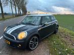 Mini 1.4 16V One 2007 Zwart nieuwe apk!, Auto's, Voorwielaandrijving, Stof, Zwart, 4 stoelen